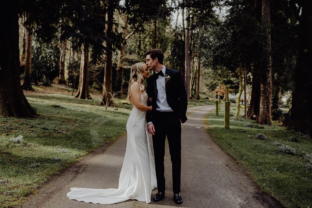 tyndwrhall's tweet photo. 𝟐𝟎𝟐𝟐 𝐖𝐄𝐃𝐃𝐈𝐍𝐆 𝐎𝐅𝐅𝐄𝐑! ♡ 

𝐀𝐫𝐞 𝐰𝐞 𝐭𝐞𝐦𝐩𝐭𝐢𝐧𝐠 𝐲𝐨𝐮 𝐲𝐞𝐭?

✨ No booking fee to pay until January 2021 ✨
✨ Pay 2021 Venue Hire, Food and Drink pricing ✨
✨ Complimentary night in Yew Tree Cottage Autumn/Winter 2021/22 ✨

https://t.co/JPk6dxBzCn https://t.co/4EiSa6BtPg