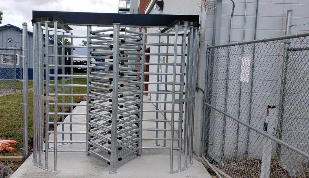 Did you know that we install full height turnstiles?! A turnstile is a form of gate which allows one person to pass at a time.  Turnstiles are mostly used for two reasons: security and safety.📲👏😁 #turnstiles #security #citywidesolutions #accesscontrols #intrusiondetection