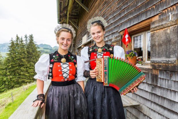 SwissAmbPak's tweet photo. #SwissNationalDay🇨🇭Welcome to this year’s unusual August 1st celebrations! Create your own fun by choosing from or mixing up activities: https://t.co/SvLT7OJFwv I recommend the #flagthrowing and the #yodelling classes! https://t.co/wioSn7OmCC