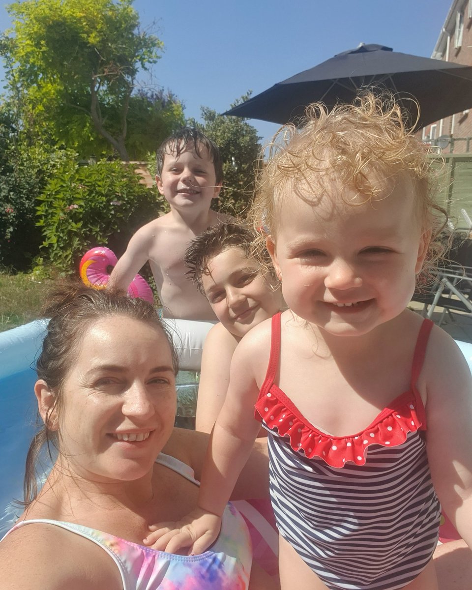Toni31384698's tweet photo. Came off my EPCP yesterday, now going to enjoy some much needed time with my children 💙 ❤ #studentnurse #mumfirst https://t.co/FjamGaqHsU