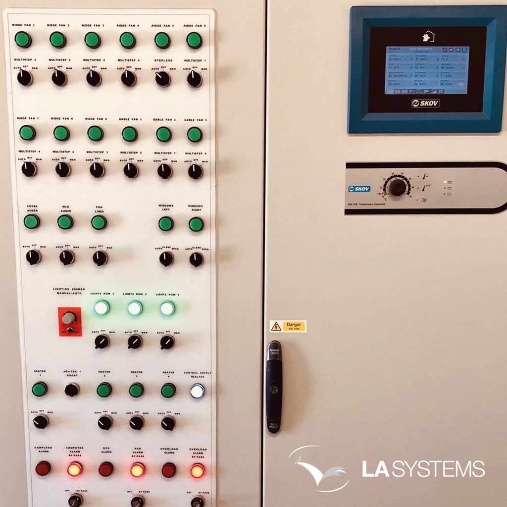 LA_Systems_Ltd's tweet photo. Birds incoming! Site fully completed and ready to go up in Lincolnshire - Great Job to everyone involved. Full supply by LA Systems and partners @SKOV, @codaf, @LSLCo, @CollinsonAgri, @dtechelectrical, @MR Poultry Ltd.
Build with @ClarkeGroup1
#committedtopoultry https://t.co/jaolBHajm4