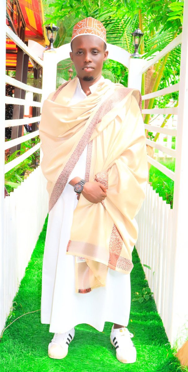 dr_cholera's tweet photo. Happy Eid all Brothers/Sisters around the World 🙏🇸🇴

#EidAlAdha  #EidAdhaMubarak 
#Somalia 
#BanadirGarden https://t.co/aoF4U2WhXs