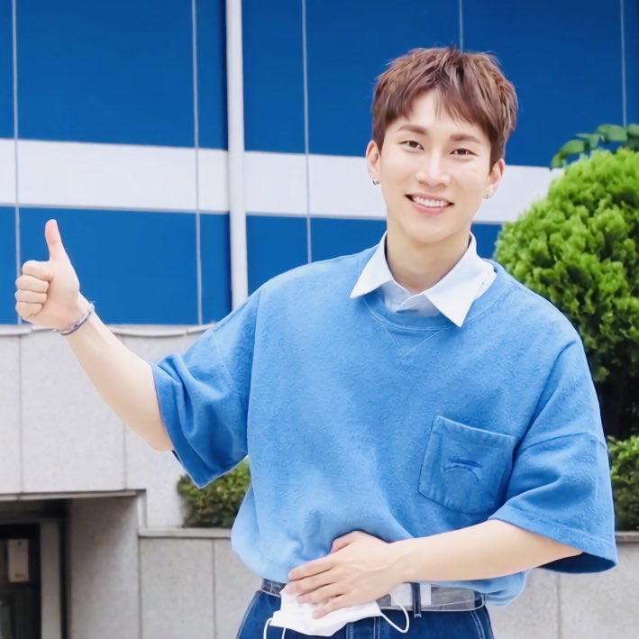 _0329_92's tweet photo. 어머 섡광 갈발 세상에..
이제 염색도 하겠다 이거군요?
참 좋은 자세입니다 https://t.co/HmlOzy5z6g