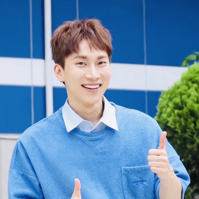 _0329_92's tweet photo. 어머 섡광 갈발 세상에..
이제 염색도 하겠다 이거군요?
참 좋은 자세입니다 https://t.co/HmlOzy5z6g