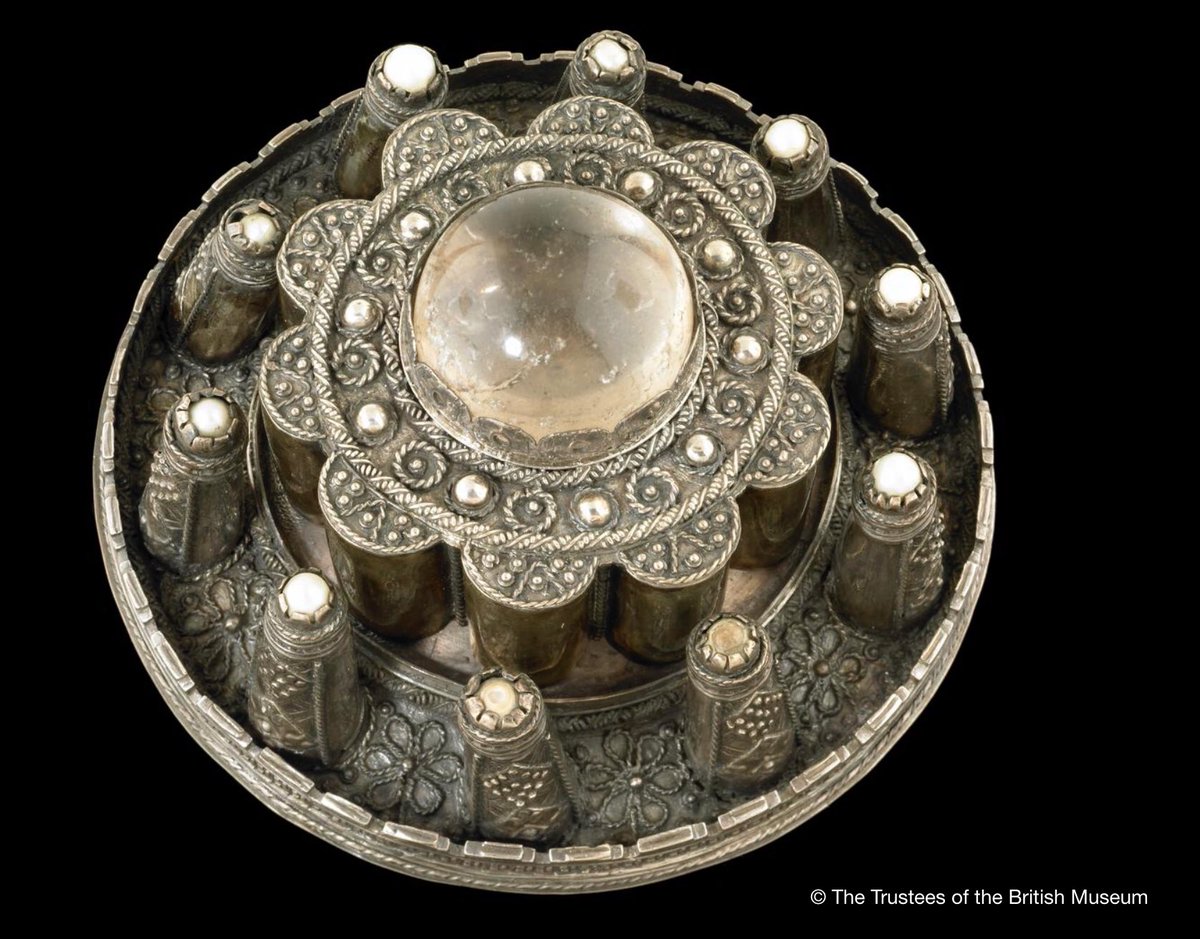 I’m very grateful to  @rhona_ramsay for introducing me to this phenomenal c.1500 brooch made by a ceard (a Gypsy/Traveller craftsperson) in Lochbuie on the Isle of Mull.Now in the  @britishmuseum  http://tiny.cc/i7xlsz&nbsp; (thread 1/ )