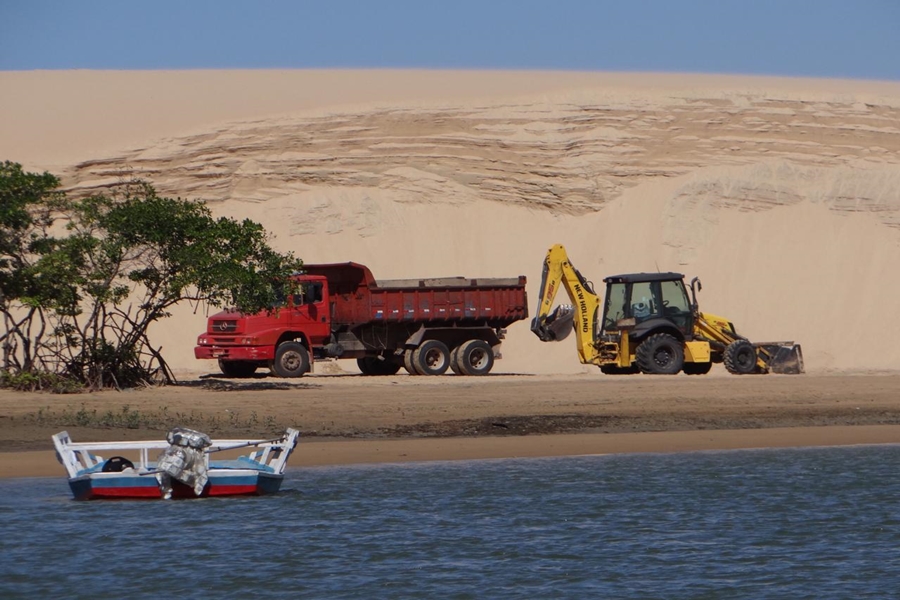 NordesteEco's tweet photo. Movimento faz nova denúncia por desmonte de duna em Icaraí de Amontada | Foto: Movimento Salve o Cascudo do Fogo
Leia: https://t.co/qiJPifoCfA
#Amontada #CascudodoFogo #Caomace #IcaraídeAmontada #MPCE #OABCE #PraiadeMoitas #PromotoriadeJustiçadeAmontada #RioAracatiaçu #Semace https://t.co/x2Tn9l9PEq
