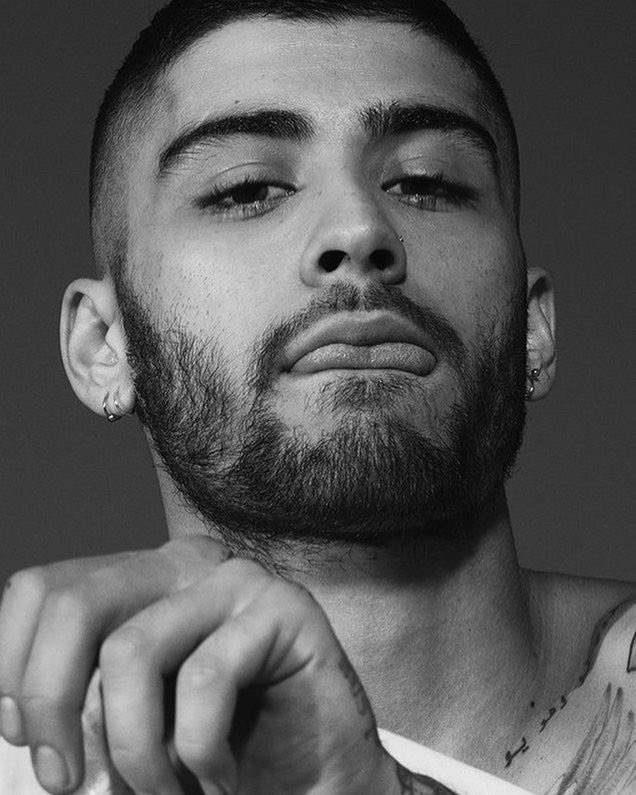 zayn malik as gigi hadid ; a very beautiful thread