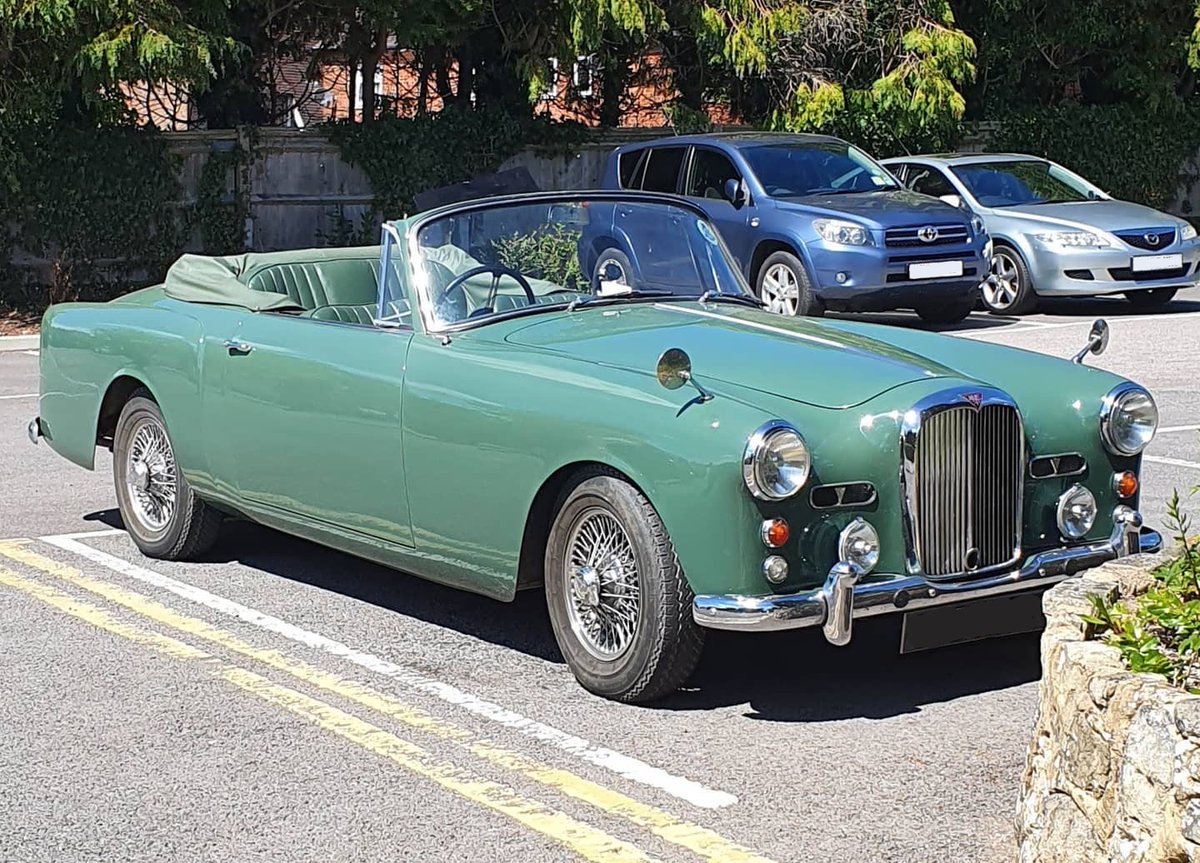 AlvisCarCompany's tweet photo. The best way to go shopping ๐
Make every day special, drive an Alvis
๐ธ @david_myles_green (IG)
#Alvis #AlvisCars #ClassicCars #HistoricCars #VintageCars #LuxuryCars #Alvis100 #craftsmanship #BritishHeritage #MadeinBritain #TD21 #cabriolet https://t.co/uJHayME6MT