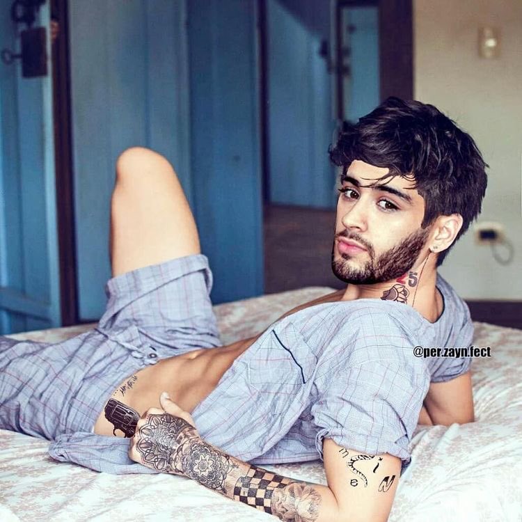 zayn malik as gigi hadid ; a very beautiful thread