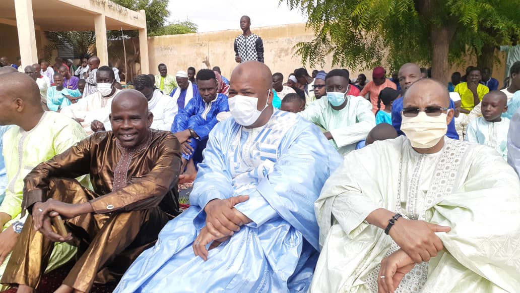ibra_mamoudou's tweet photo. Dewenaty/Ndioulen mo wouri/Bonne fête de l'Aid/Eid Mubarak/Happy Tabaski's Day. From my village, Bokidiawe in North of Senegal (West Africa)🙏🏾
#EidMubarak #EidAladha2020 #Kebetu #Emedia_Et_Ailleurs https://t.co/DCXQFgX6Xt