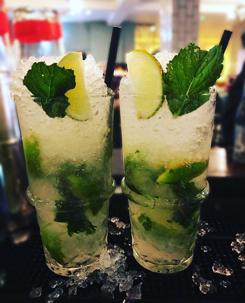 it’s a hot one today! ☀️ no better way to cool down than with our 2-4-1 mojitos 🥵😍 #mojito #slugandlettuce #cocktaildate
