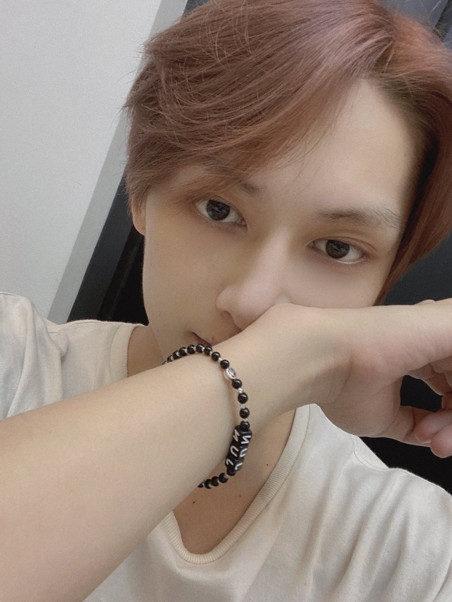 masJun__'s tweet photo. Mau pamer gelang baru https://t.co/KrpXkBOYs7