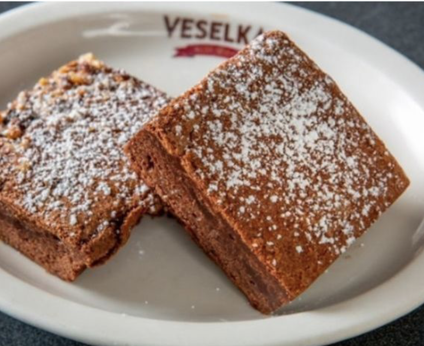 VeselkaEssex's tweet photo. “All you need is love. But a little chocolate now and then doesn't hurt.” 
― Charles M. Schulz.
Veselka's chocolate brownies now available at @ShopMercato!

#veselkaessex #themarketline #shopmercato #essexcrossing #chocolate #brownies #peanutsquotes #lowereastny https://t.co/BMARmA03nb