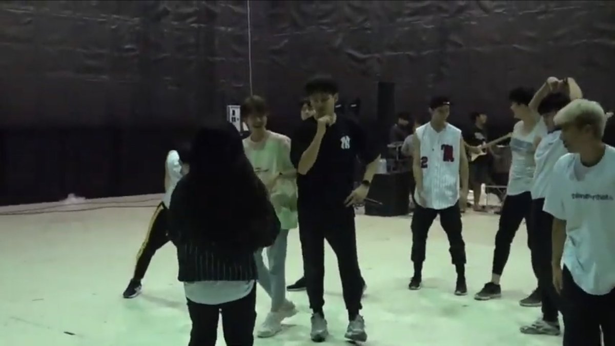 OhmFluke_fangrp's tweet photo. #OhmBDFanMeetxFluke
OhmFluke were practicing hard for the performance.💪
They are so cute and  we will always love them🥰🥰
Don‘t forget to watch the video^_^
🔗https://t.co/aAMAHZZ6tA https://t.co/KO32RBgA6Q
