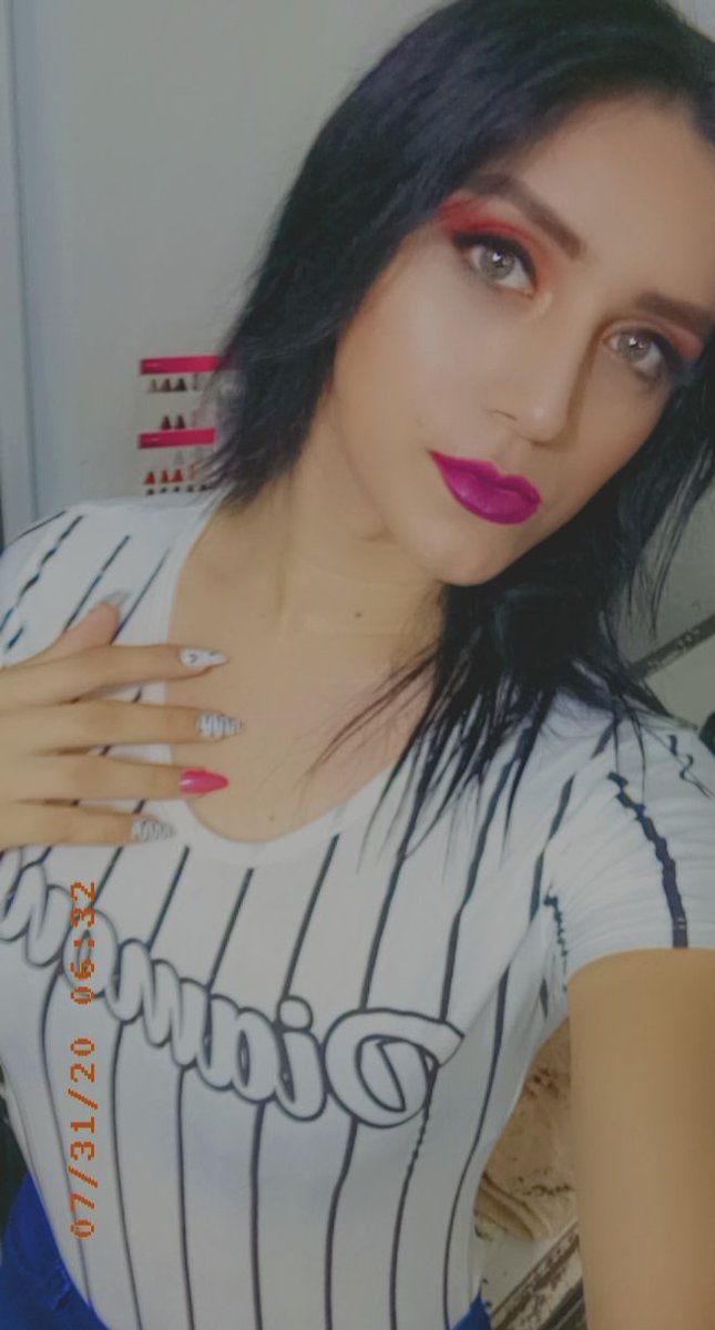JimmenaCetina's tweet photo. Viernes !!! #BuenosDias🌸💋🌈 https://t.co/MSVvnbWPsE