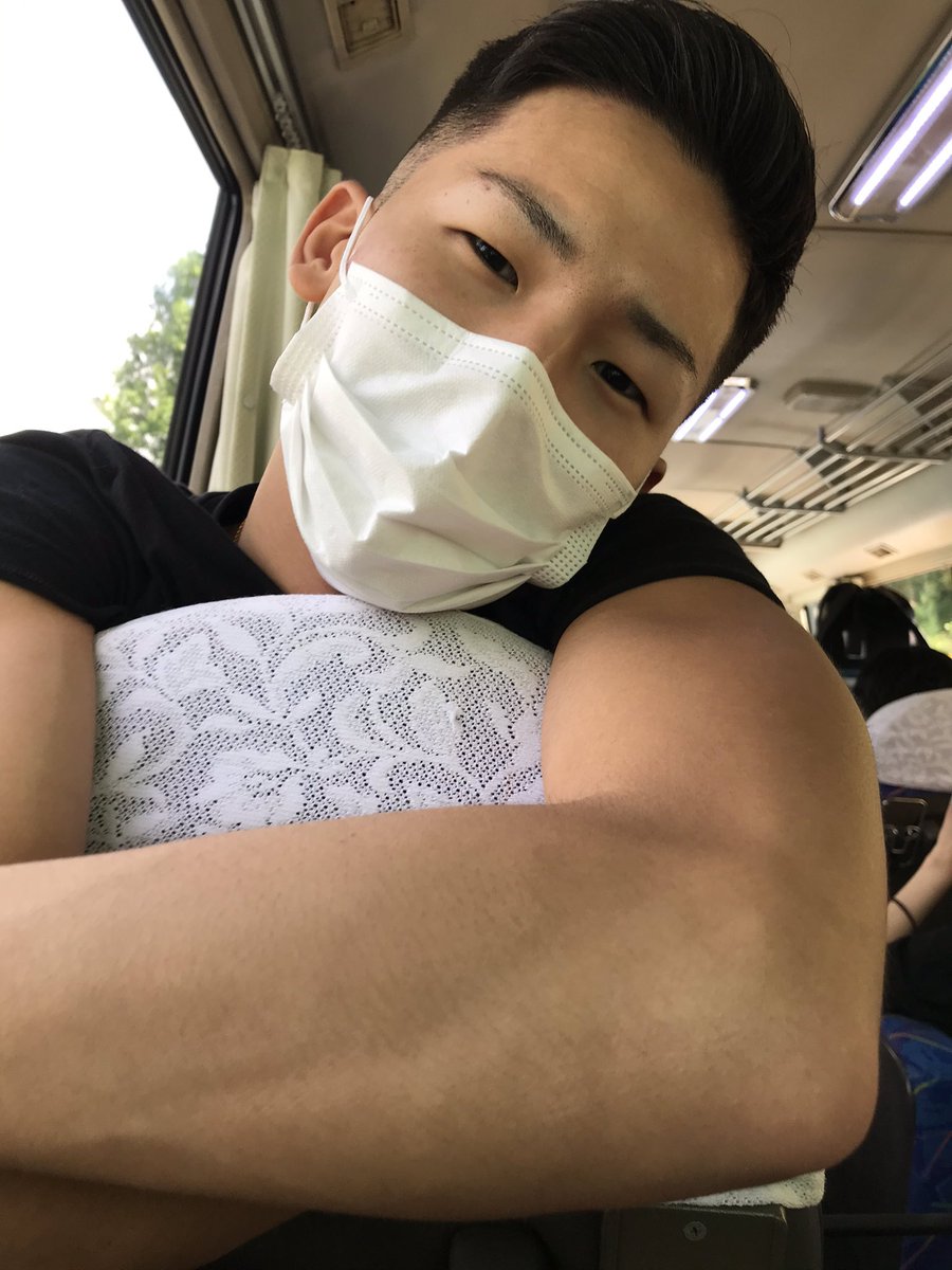 n_batatin's tweet photo. BBQの肉めちゃくちゃ貰って今から食うねんけど、誰か来る？ https://t.co/8JDftMGB18