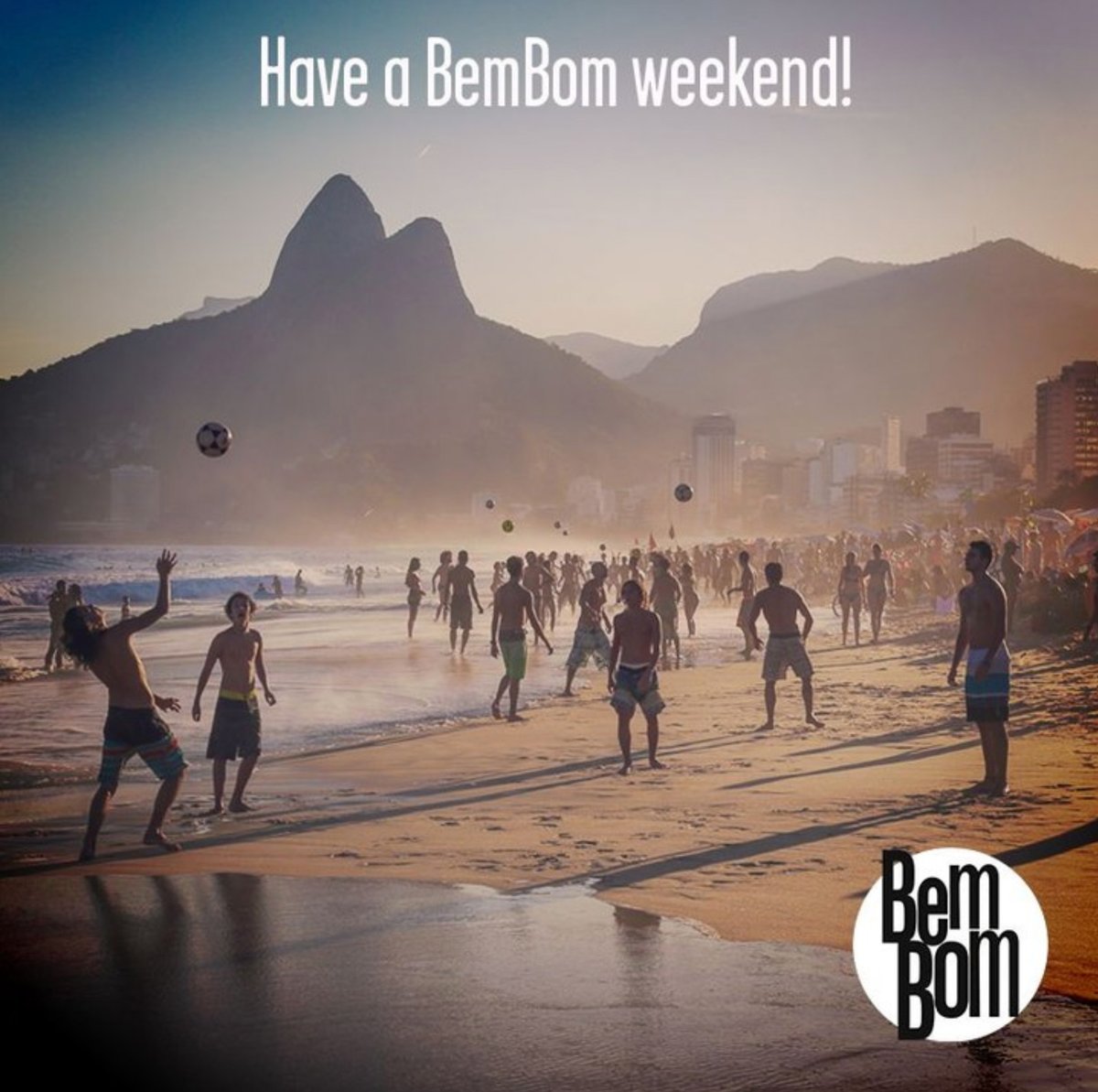 BemBomBrasilRum's tweet photo. Sun, surf, summer vibes.
Happy weekend all! 🌞 
⠀
#bomfindi #tgif #HappyWeekend https://t.co/qJ1kPFRCMT