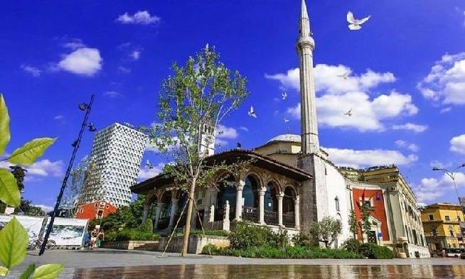 EduardShalsi's tweet photo. Gëzuar Kurban Bajramin! 🕌 

Ardhtë sa më i paqtë, i mbarë dhe i begatë për të gjithë! ☺️ 🤲 https://t.co/ukG5nKazxS