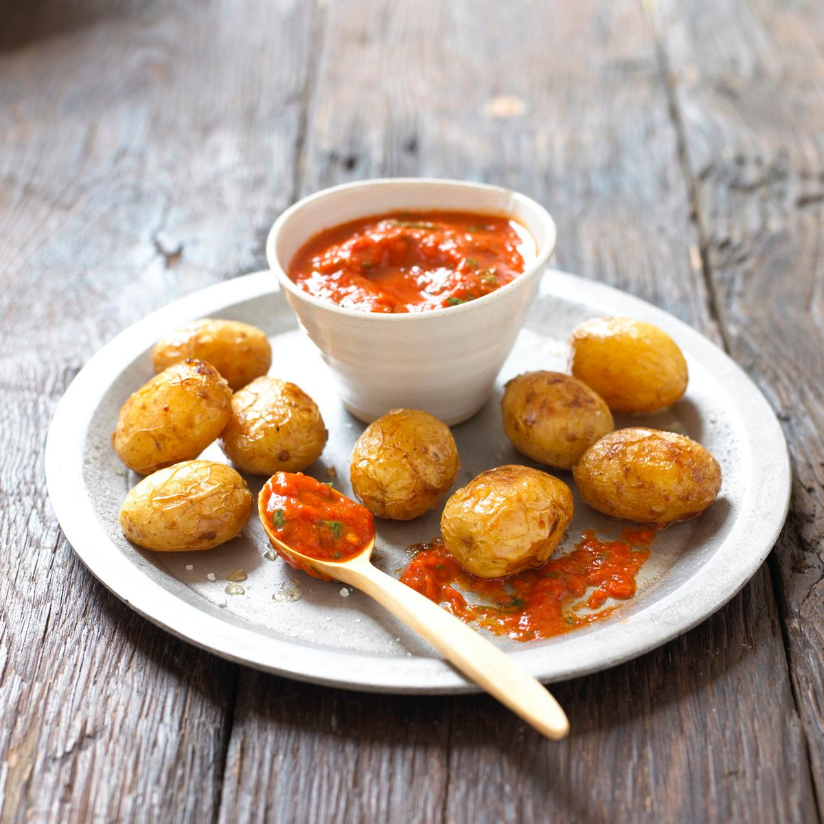 Learn how to make this traditional Canary Island dish 🥔#recipe #food #canaryisland
buff.ly/2ZW7J8r