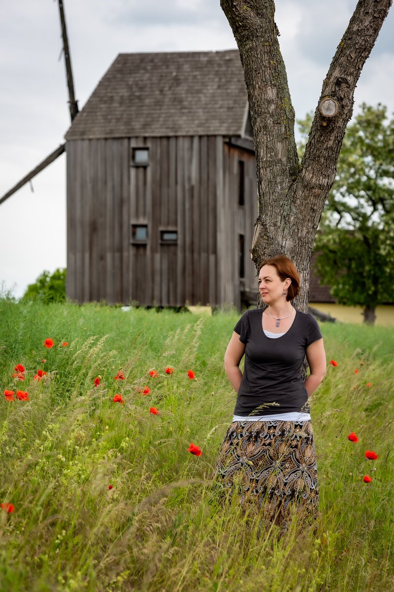 treptowglass's tweet photo. I can't believe this was over a year ago. These photos were taken for my website, as well as having a little bit of fun taking photos in this gorgeous poppy field and windmill near Leipzig in Germany. 
(© Photos by Jan Schmidt).

#poppy #poppyfield #windmill #leipzig #summer https://t.co/bePibvHSDA