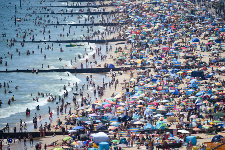 bilalhassam's tweet photo. Dear Craig Whittaker @CWhittaker_MP,

When pasty folks flout lockdown rules to get a tan, you can't then count them as BAME communities.

Yours truly,
The naturally tanned. https://t.co/SzcISDRgIs