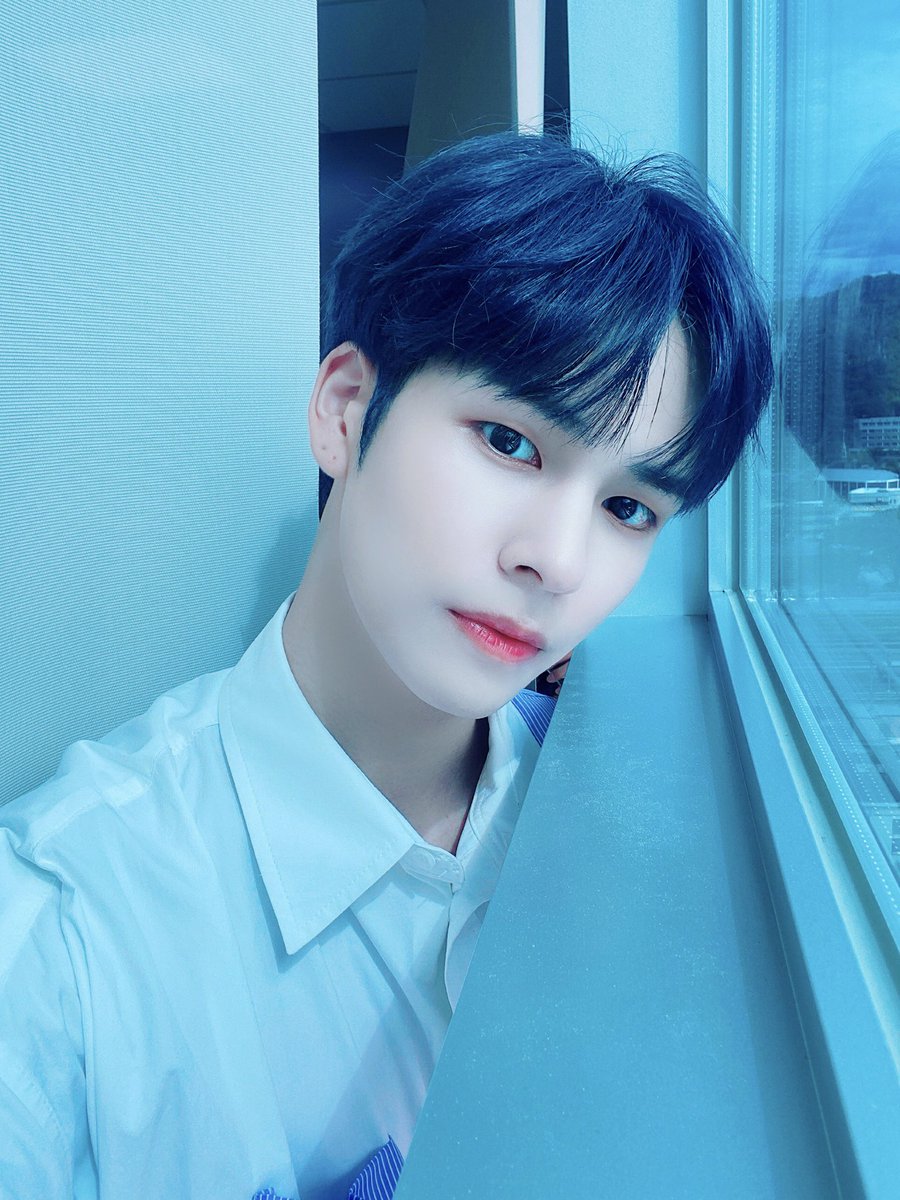 CRAVITY_twt's tweet photo. 7월도 러비티로 가득해서 행복했어요
8월도 러비티로 가득가득할 생각에
벌써부터 두근두근 하네여ㅎღ
#크래비티 #세림 #자연광셂 https://t.co/wRO1JthCY5