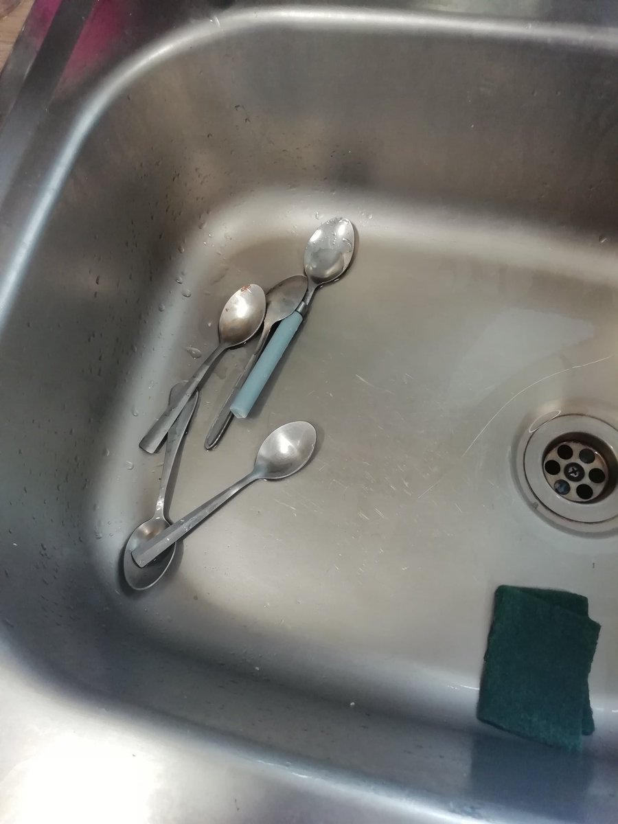 cornwallcop's tweet image. Is it just me? #ocd #lazycops