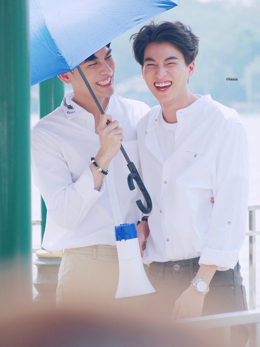 Gulf’s waist exists just for MewA thread of Mew wraps his arm around Gulf’s curvy body  #MewGulf #MewSuppasit #GulfKanawut #หวานใจมิวกลัฟ