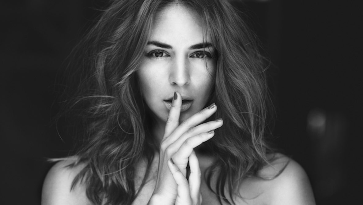 Permanent starter call !! 

“Okay, okay. As I’m here I may as well make the effort. If you wish to interact.”

🖤 Retweet for a written starter.
🤍 Like for a GIF starter. With possible contents.

If you wish to plot and/or be a main. It’s DMs for you.