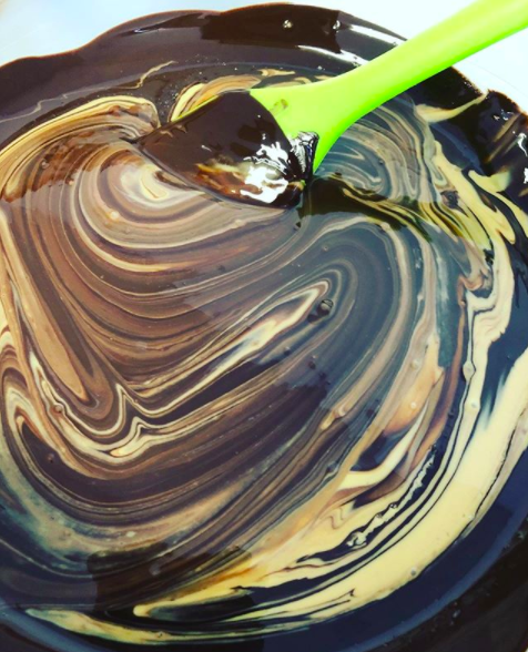 There is nothing more satisfying than whipping up a batch of dark chocolate peanut butter bars  😍
#organic #beantobar #Localbusiness #peanutbutterchocolate #manitoulinisland #shoplocal