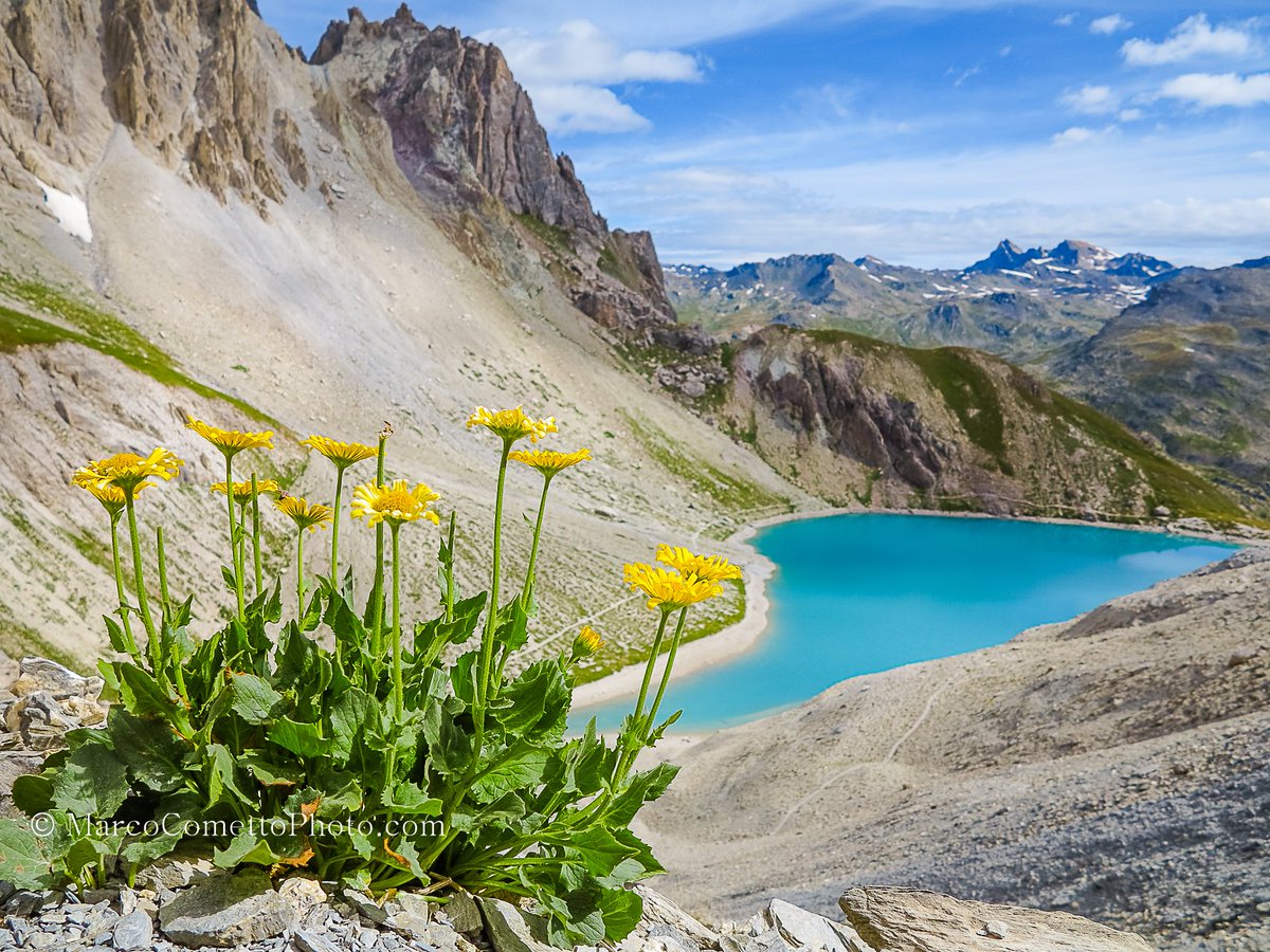 FrenchMountains's tweet photo. Love this photo of the Lac des Beraudes #HautesAlpes  by @MarcoCometto #CetEteJeVisiteLaFrance https://t.co/0VX1125Ats