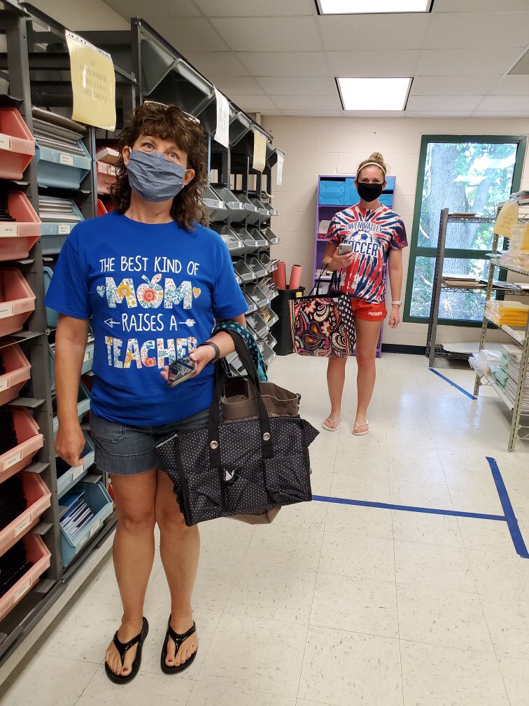 BtownTWarehouse's tweet image. While at Teachers Warehouse, everyone practices social distancing, even mother Lori Majors and daughter Caitlin Leichter.  Both ladies teach at Edgewood Intermediate. @EISEagles
