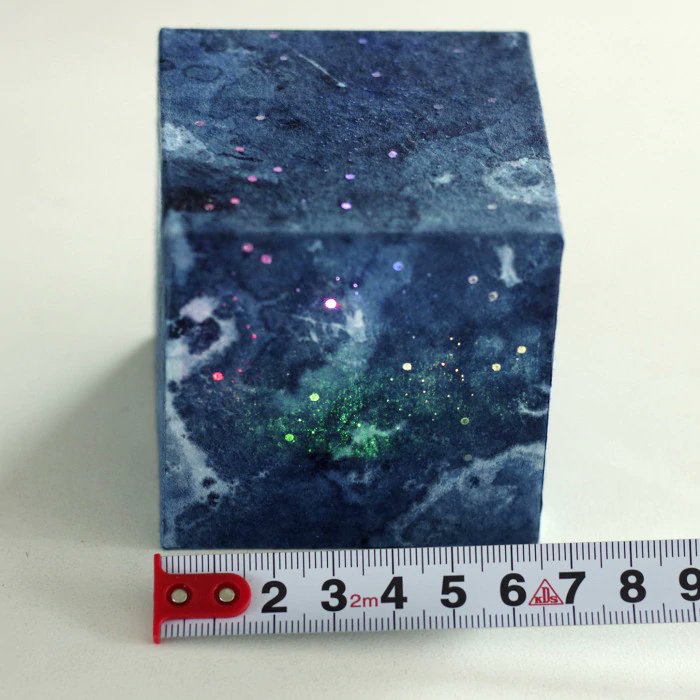 chlorisさんのキューブ型ライトは暗闇のお部屋で是非使ってみてください！
幻想的な灯りで素敵な夜をお過ごし頂けます。 order.mandarake.co.jp/order/listPage…