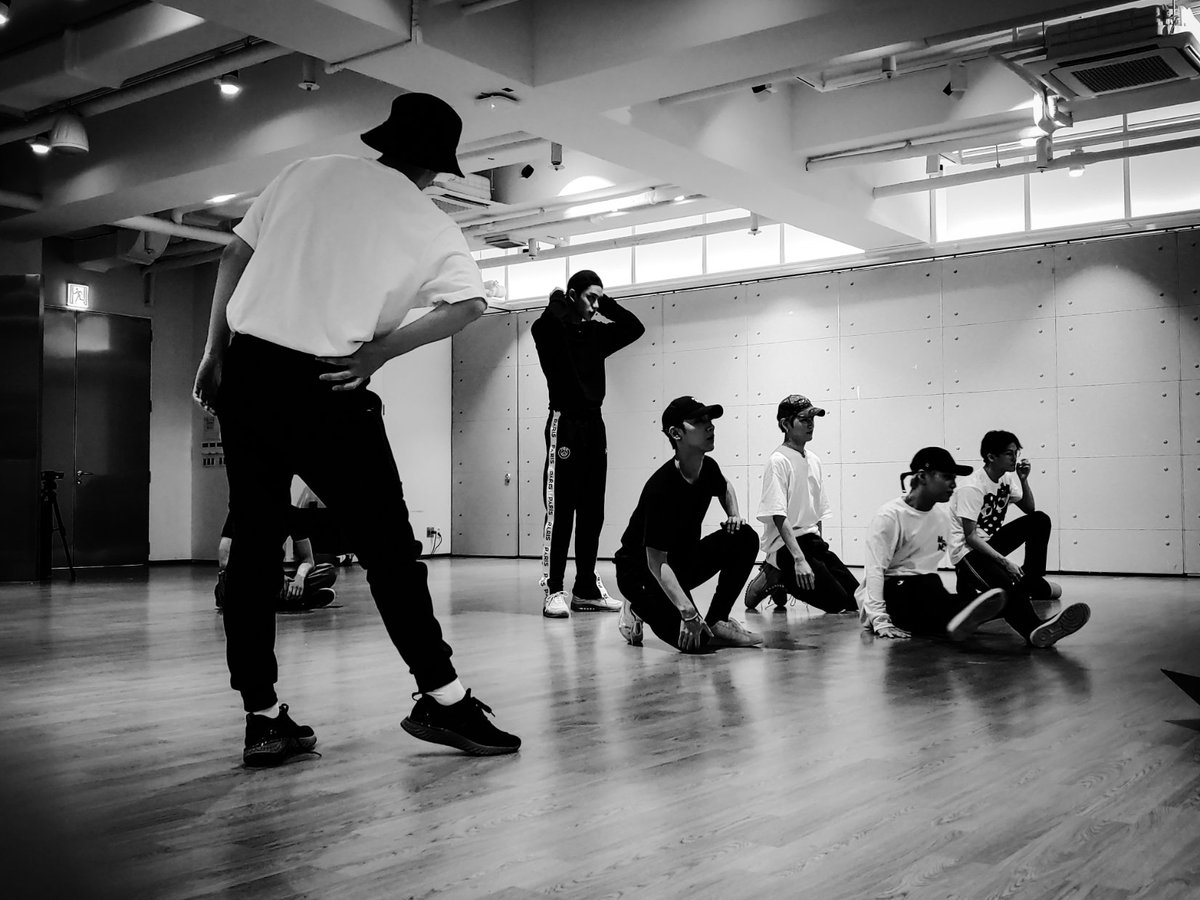 fan_france_ten's tweet photo. [Photo] 31.07.20 

Le groupe dévoile d'anciennes photos venant de l'entraînement de danse ❤ (2)

« [Trop beau pour être gardé 📁 : SuperM 🤘] »

#Kimi

---
#ThrowBackToDancePractices 
#SuperM #WeAreTheFuture #SuperMTheFuture
cr : @superm https://t.co/NpVzqF8dhQ