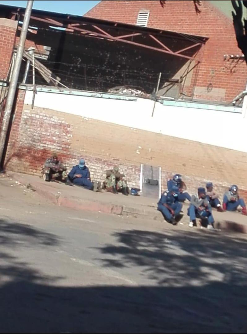 sentinelzim's tweet photo. #July31Updates: Some of the scenes in Harare. As security forces enforcing a curfew take some rest. #SentinelZim https://t.co/1jpxuEAtiA