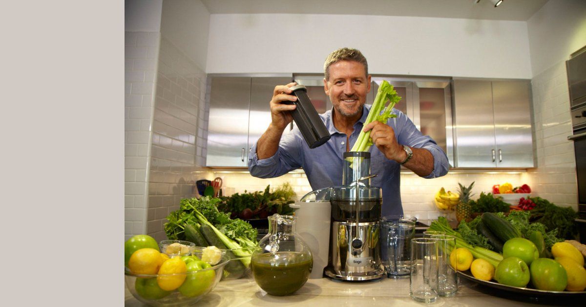 omega_institute's tweet image. Get back on track with healthy eating and simplify your food for a few days with this  3-day juice reboot from juicing advocate Joe Cross. bit.ly/2Eexhp1 #juiceccleanse #healthyeating #simplefoods #cleanses #juicereboot #juicing @JoetheJuicer #wellness #healthychoices