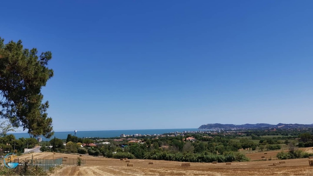 On Tour in Riccione 🚶‍♂️

#wr1 #riccione #riccionevacanza #riccionedieinstadt #riccioneurlaub #riccionereisenschien #cityreisebüroschien