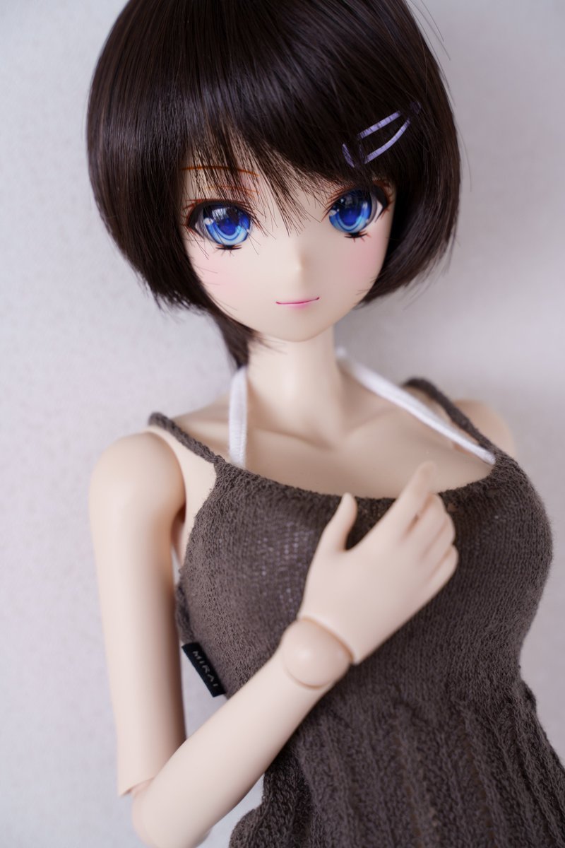 Ref Doll レフ イメチェン ウィッグを傾けて 前髪の分け目の位置を変えた後 ちょっと梳かしてショートボブ風にしてみました 可愛いかもー もともとはエイジ君用のウィッグですが 女の子にもつかえますね Smartdoll スマートドール うちの子