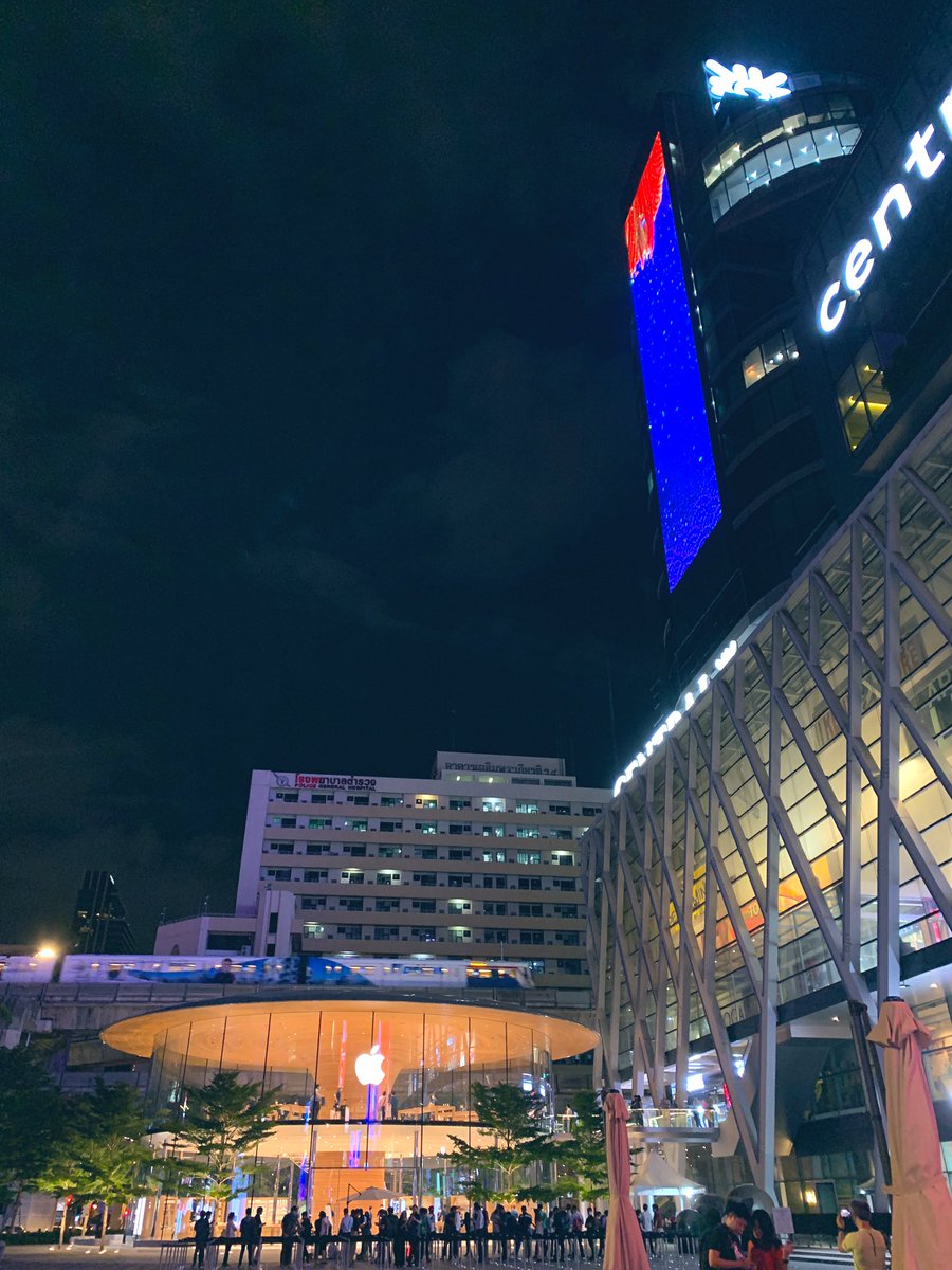 KKKevinz's tweet photo. “ให้รู้ว่ามาถึงแล้ว” ...
#AppleStoreCentralWorld https://t.co/DFGN8DHYb6