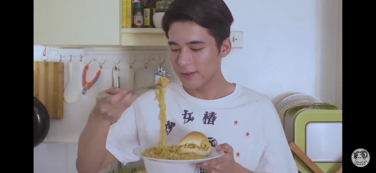 BLworld_fandom's tweet image. Pancit Canton as the National Food of PINOY BL
#GameboysEp10
#HelloStrangerEp6