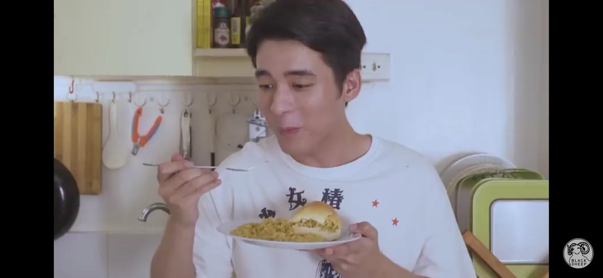BLworld_fandom's tweet image. Pancit Canton as the National Food of PINOY BL
#GameboysEp10
#HelloStrangerEp6