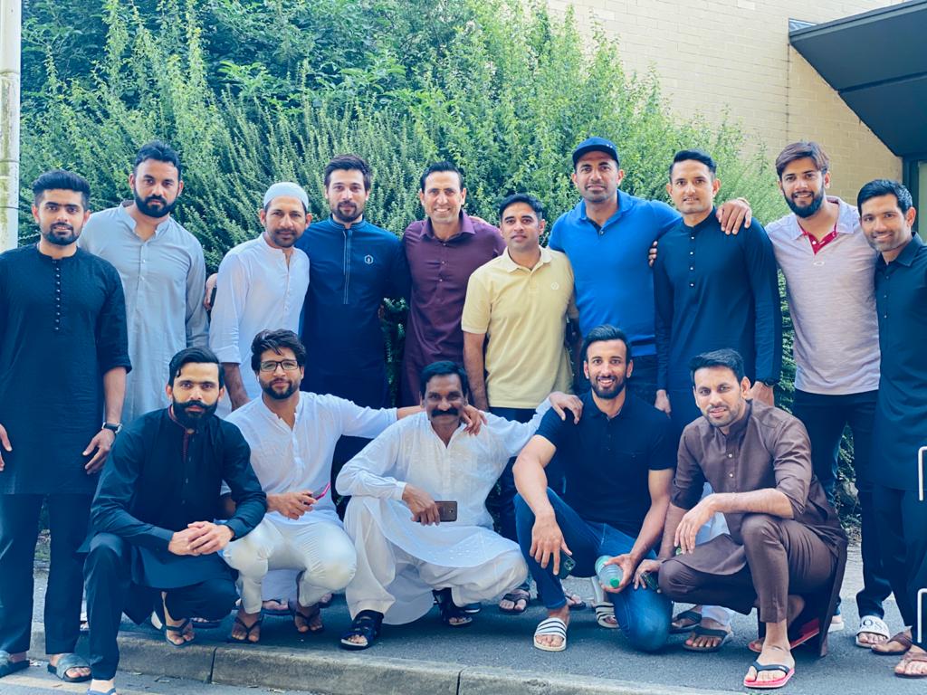 simadwasim's tweet photo. May the divine blessings of Allah fill your heart on this blessed day. Eid Mubarak to all my followers and fans. #EidMubarak https://t.co/ehXhS6qkch