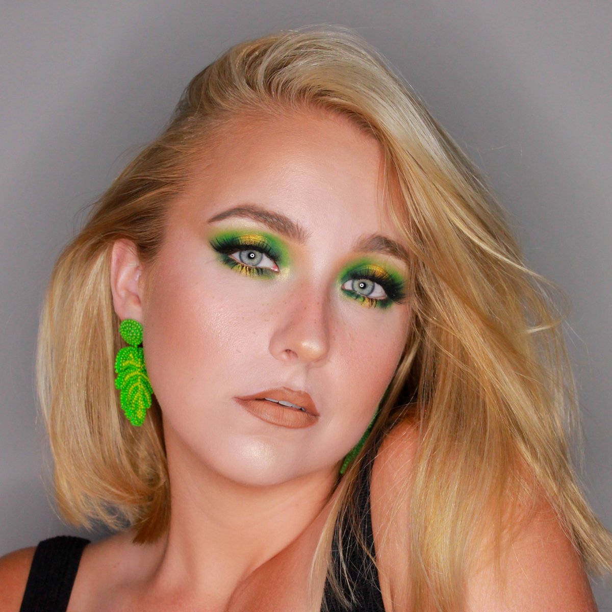 MorganMSellers's tweet photo. Happy Friday🌿
Check out my Instagram #storytutorial for this look💋 Shout out to @ColourPopCo for their pretty fresh line &amp; new Freckle pen 🙌 https://t.co/XJoba578tW