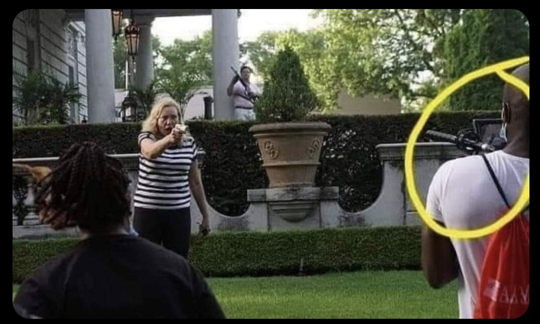 indacopa's tweet photo. St. Louis homeowner Mark McCloskey tells 'Hannity' police have video of armed protesters at his home 

Like this 👇 leaked photo https://t.co/j1spsjUOM6