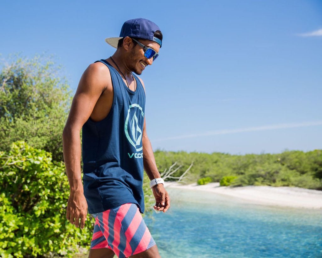 kuda_ayya's tweet photo. Wish you all a blessed Eid-Al-Adha.
Stay safe and go surf 🌙🤙🏾
Photographer @nazimphoto_ #seasports #volcom #volcomasia #volcomclothing #volcomcaps https://t.co/Wh4co94yk9