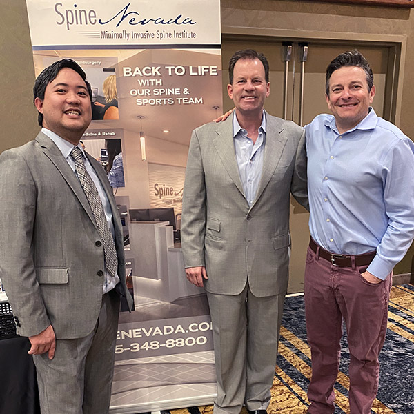 #TeamWork. Dr. Andrew Hsu, Dr. James Lynch and Dr. Edward Perry are part of Spine Nevada's multi-disciplinary team working together to help patients get #BacktoLife. 

spinenevada.com // 775-348-8800

#FlashbackFriday #spine #reno #physicaltherapy #minimallyinvasivespine