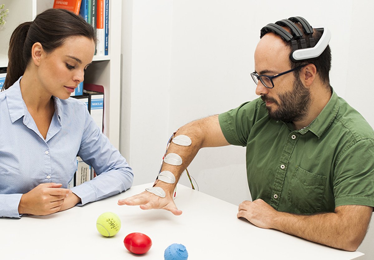 I am very proud to share that @Bitbrain_EN grants up to 150K€ in equipment for research projects in the areas of human behavior research and #brain-computer interfaces.

Submit your project before September 21st, 2020

Call info: bitbrain.com/call-for-proje…

#neurotechnology #bci