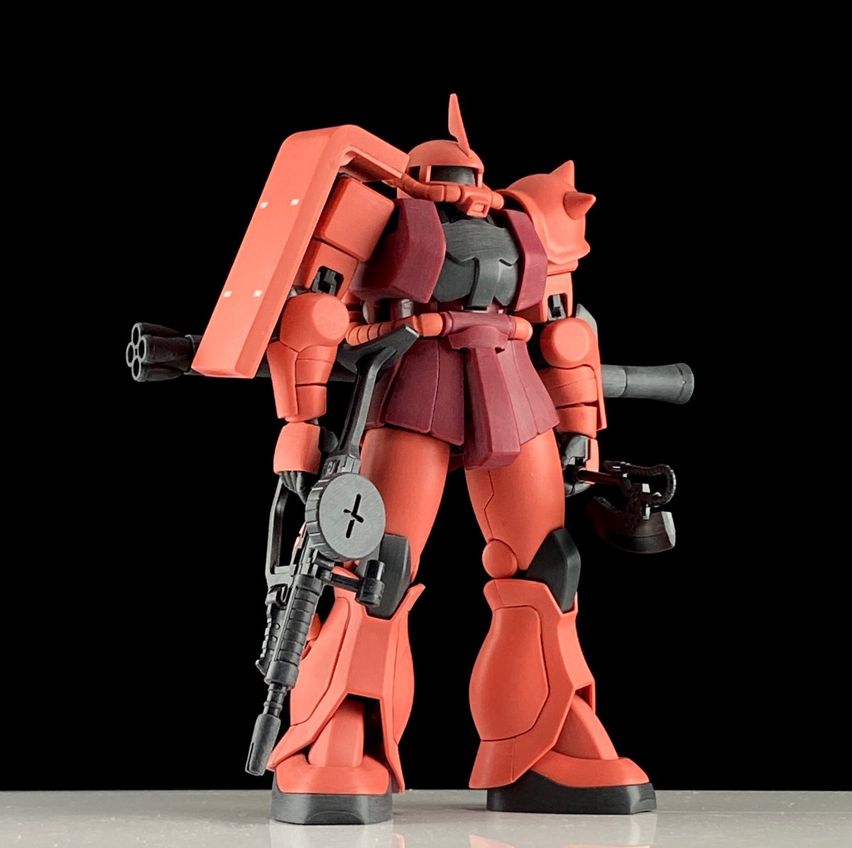 雪丸 シャアザク 工作作業終わり 明日から塗装します シャアザクピンク 難しいんだよなぁ シャア専用ザク