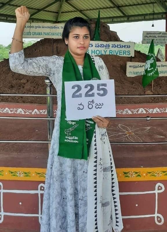Venkatbathula9's tweet photo. అమరావతి బొమ్మ 225 రోజులు ఆడింది... ఇక టెంట్ లు పికండి.....
#CRDA
#ISupport3Capitals
#AndhraPradesh
#APDecentralisation https://t.co/wJM1B4MWWu