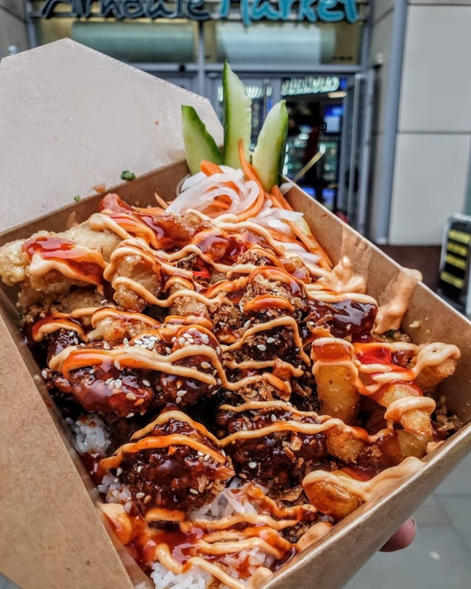 boohoo's tweet image. Salt &amp;amp; Pepper everything! 🐝🙌

📸 eatsmcr / saltpeppermcr